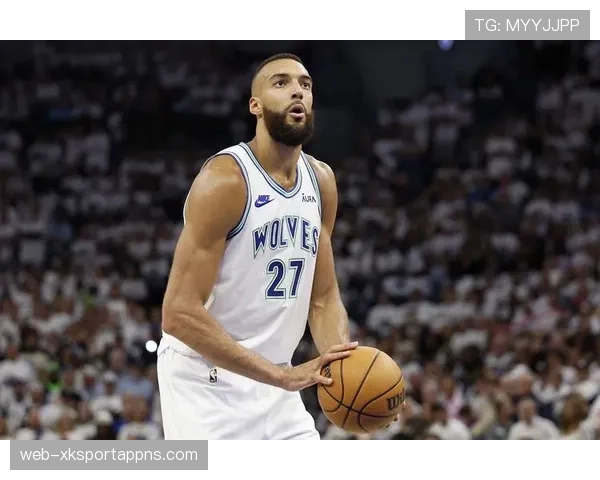 戈贝尔篮下封盖提升防守强度，显著限制对手得分空间