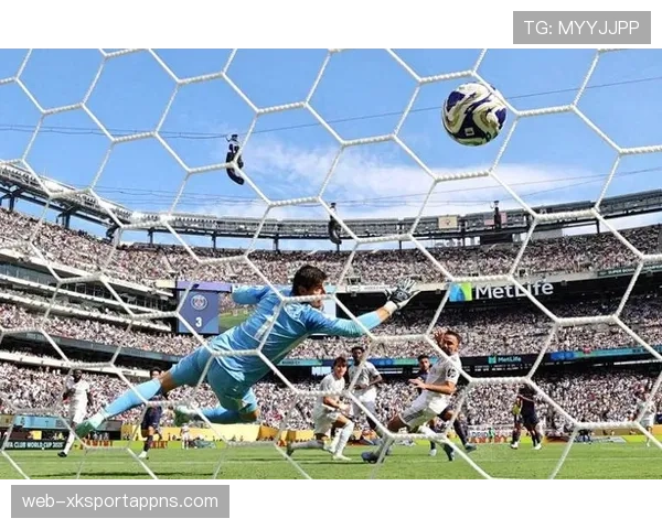 皇马阵容星光熠熠，但整体连接问题已对赛季走势形成制约