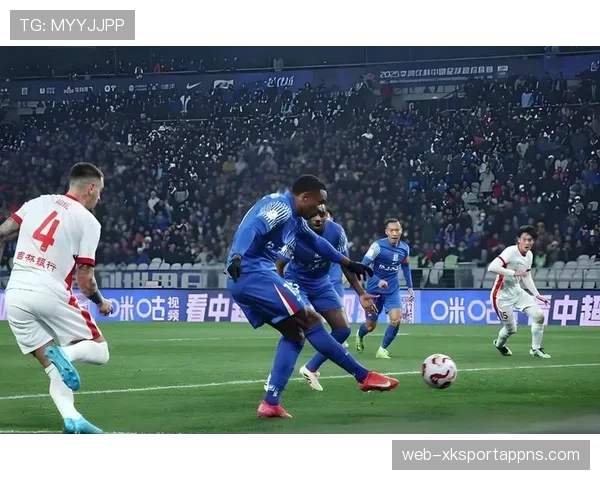 上海申花关键战表现波动，问题被放大对争冠形势产生影响