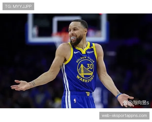 库里三分高效输出拉开勇士比赛节奏差距